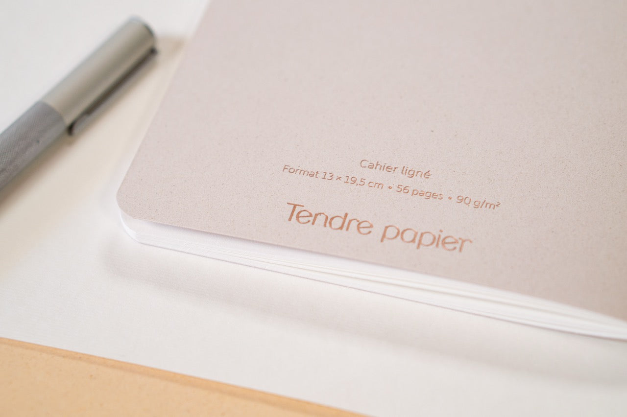 Cahier ligné - Les essentiels · Reliure Singer & dorure